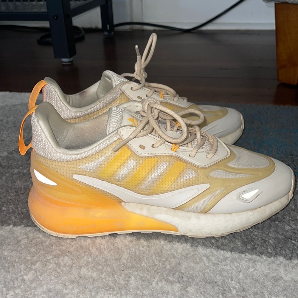 Adidas Sneakers